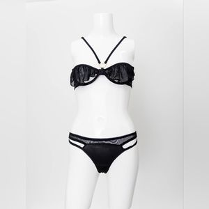 Sexy women bra and thong set with heart ring